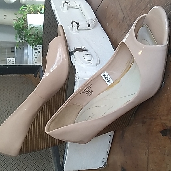 Merona for target bone patent leather like peep toe shoe - Picture 3 of 9